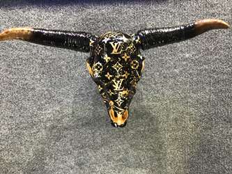 Kyle SchindlerArt titleLV Bull Skull (Wall Mount)